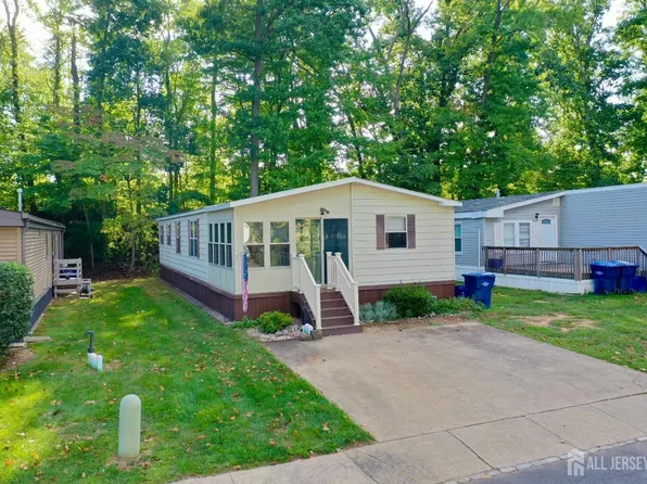 66 Whitman Rd, North Brunswick, NJ 08902