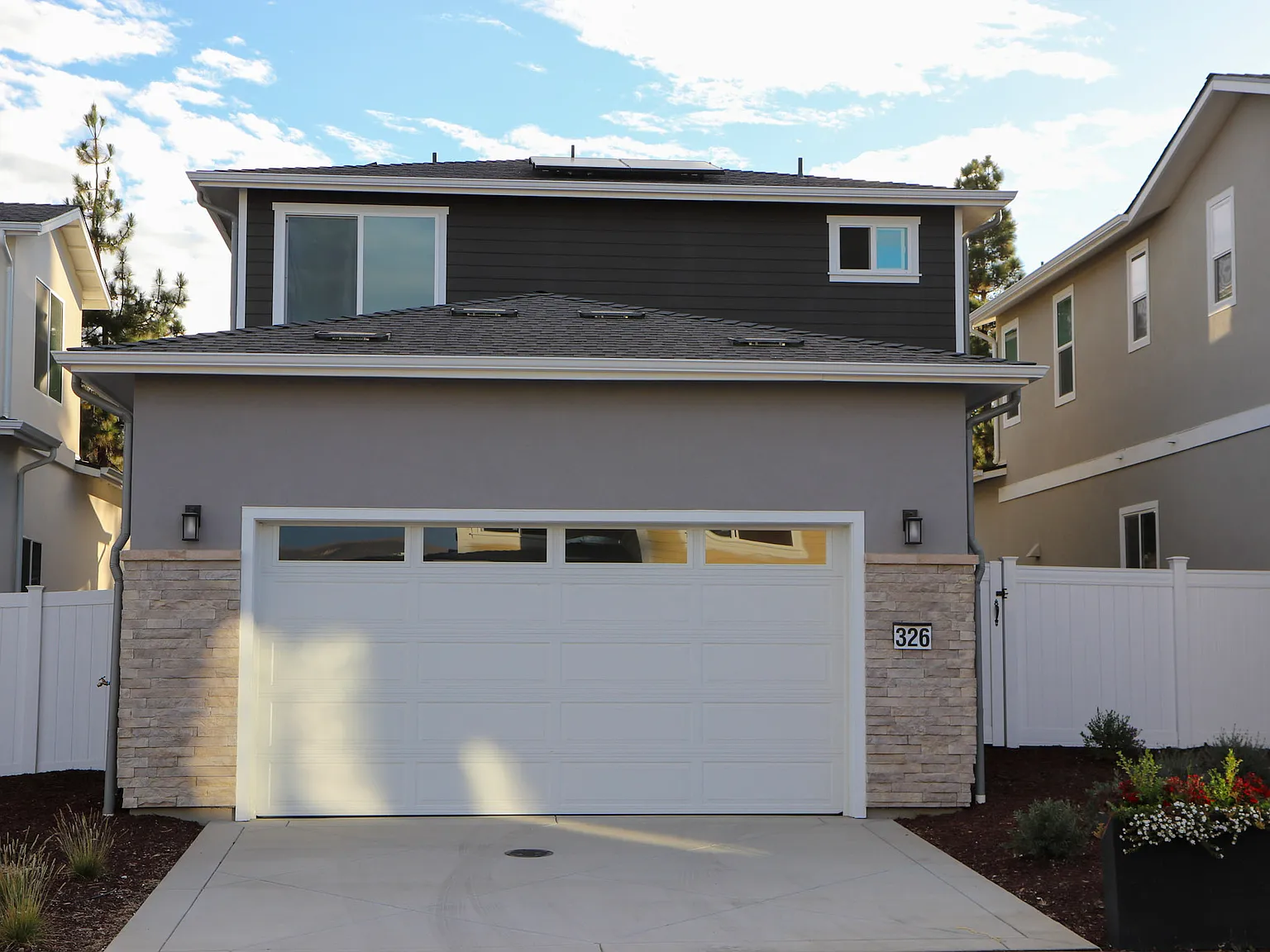 4 bed, 1696 sqft, $3,800 — Photo 2