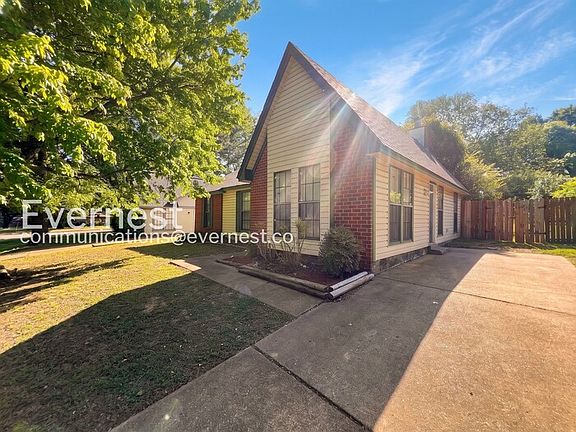3rd image of 6420 Forestgate Rd