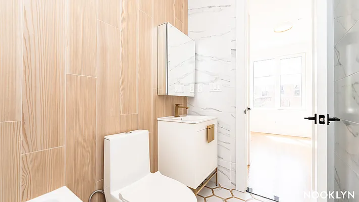 Rented by Nooklyn NYC LLC | media 21