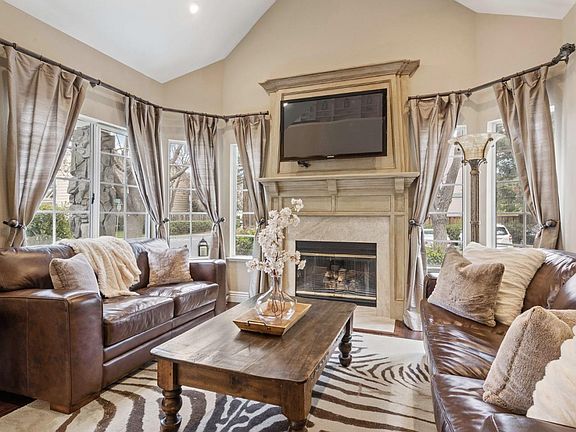 3rd image of 419 Camberly Way