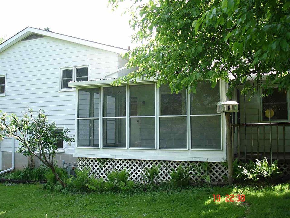 1704 Oak Lake Park Rd, Coralville, IA 52241 Zillow