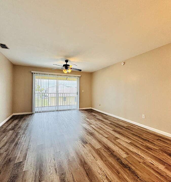 1st image of 706 SE 13th Ct APT I