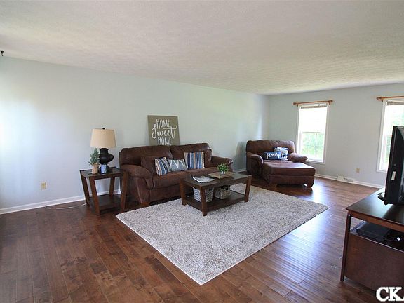 3rd image of 724 Cimarron Ave