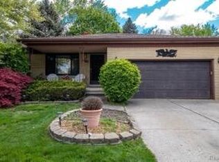 28418 Walker Ave, Warren, MI 48092