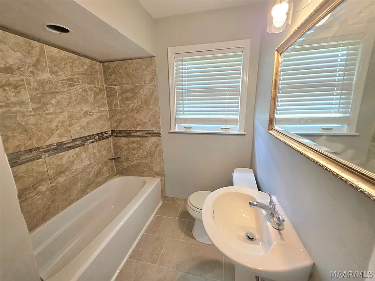 2663 Ashlawn Dr — Photo 10