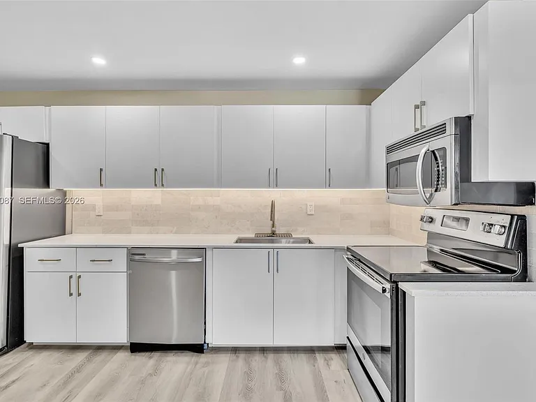 9124 Collins Ave #304 — Photo 10