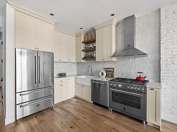 5th image of 42 Devoe St #3A
