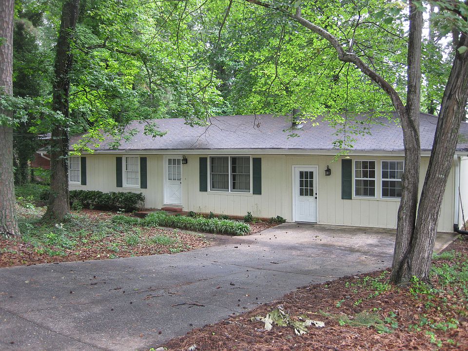 6051 Dogwood Cir  #1