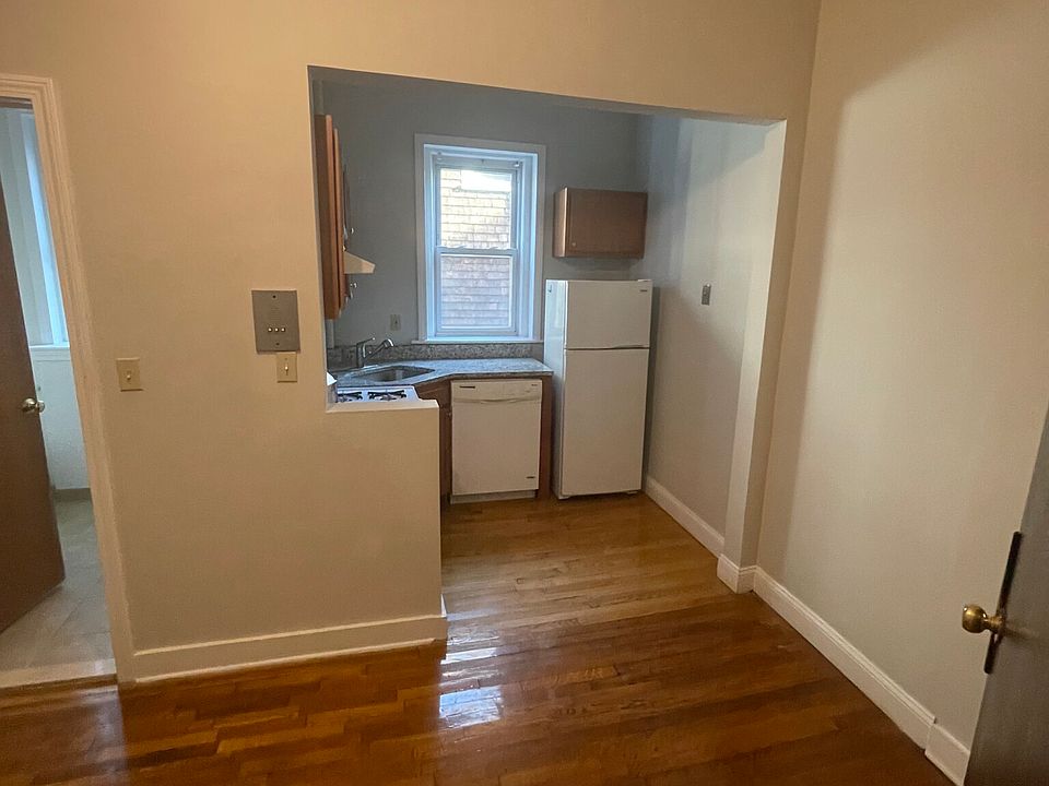 1st image of 1183 Commonwealth Ave #4