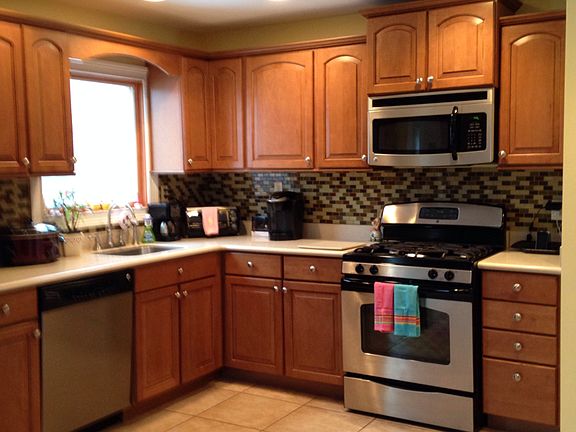2nd image of 16 Ramondo Ln