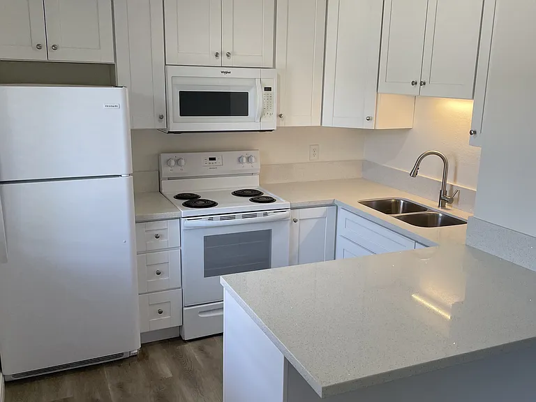 Vista del Sol Apartments — Photo 7
