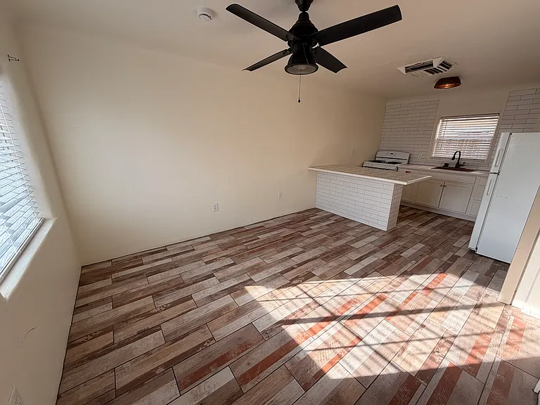 unit 4_living room_03282026