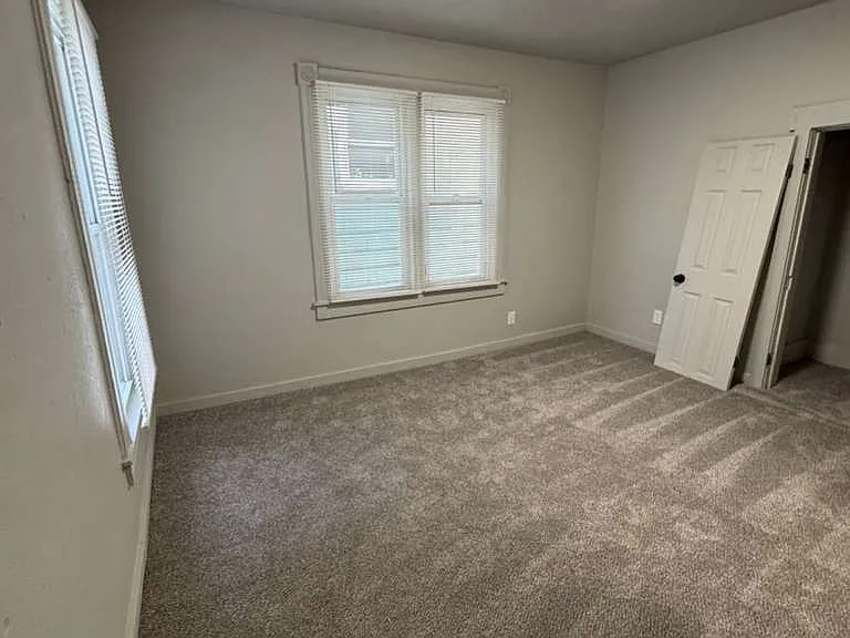 3427 Lexington Ave — Photo 17