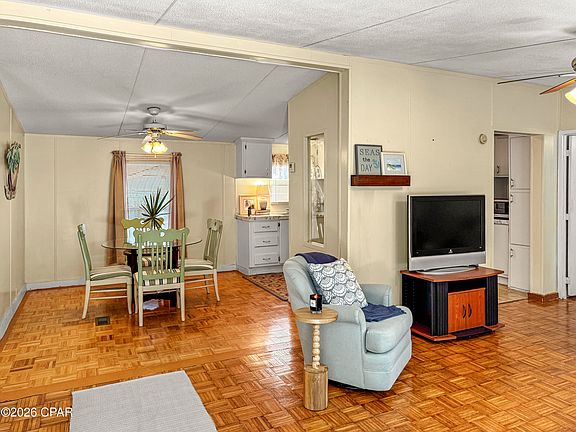 4th image of 509 Dolphin Dr