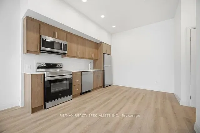 1333 Weber St E #103 — Photo 14