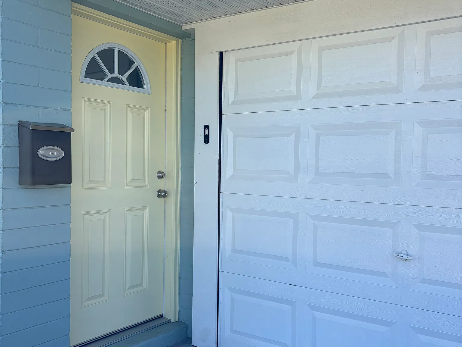 2 bed, 784 sqft, $1,750 — Photo 2