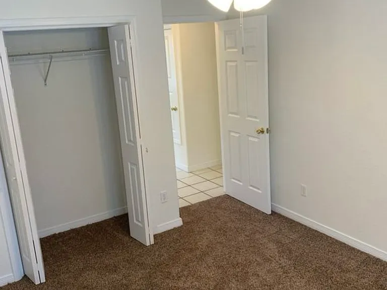 706 Indian Hollow Rd #B — Photo 12
