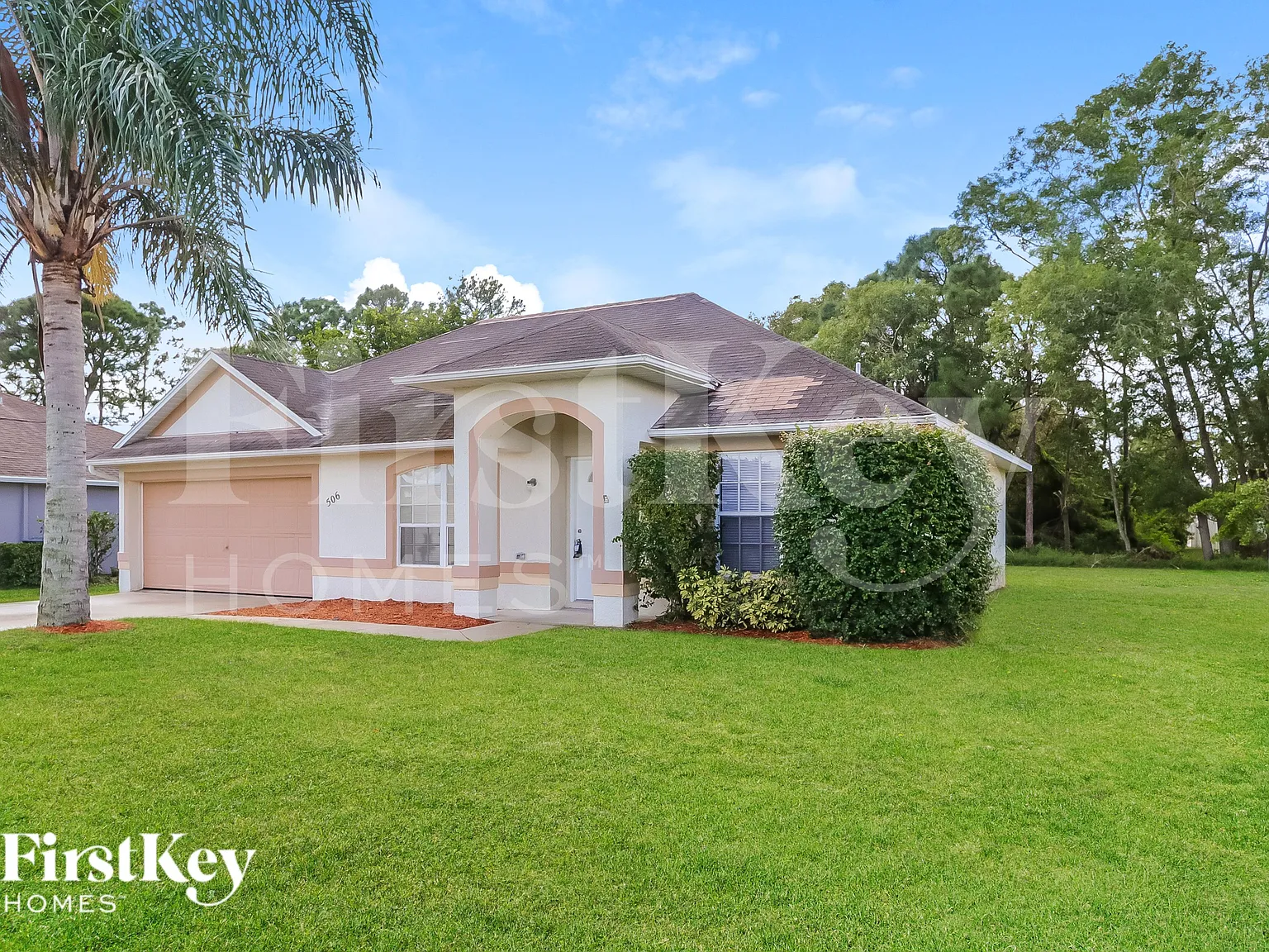 3 bed, 2.0 bath, 1221 sqft, $2,555 — Photo 3