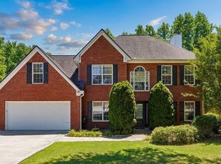 322 Lochmill Ct, Loganville, GA 30052