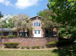 11 Carefree Ln, Suffern, NY 10901