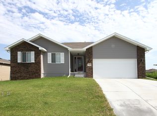 2860 West Peach, Lincoln, NE 68522