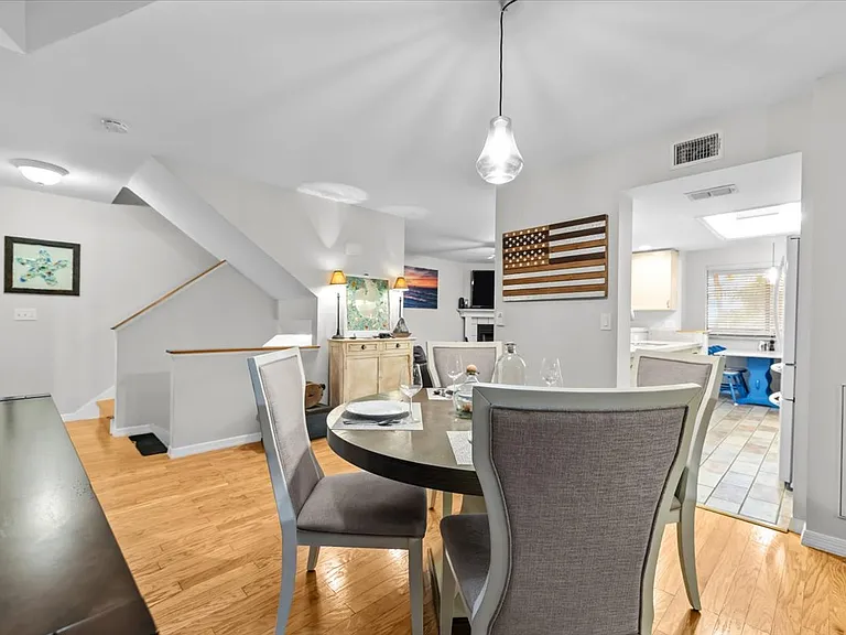 2392 Hanover Dr — Photo 13