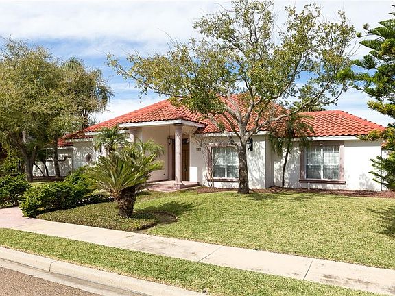 2nd image of 124 Canary Ave