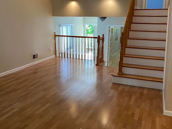 3rd image of 61 Dreyer Ave