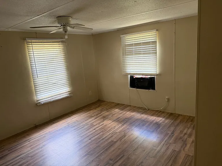 12321 Lloyd Rd #8 — Photo 16