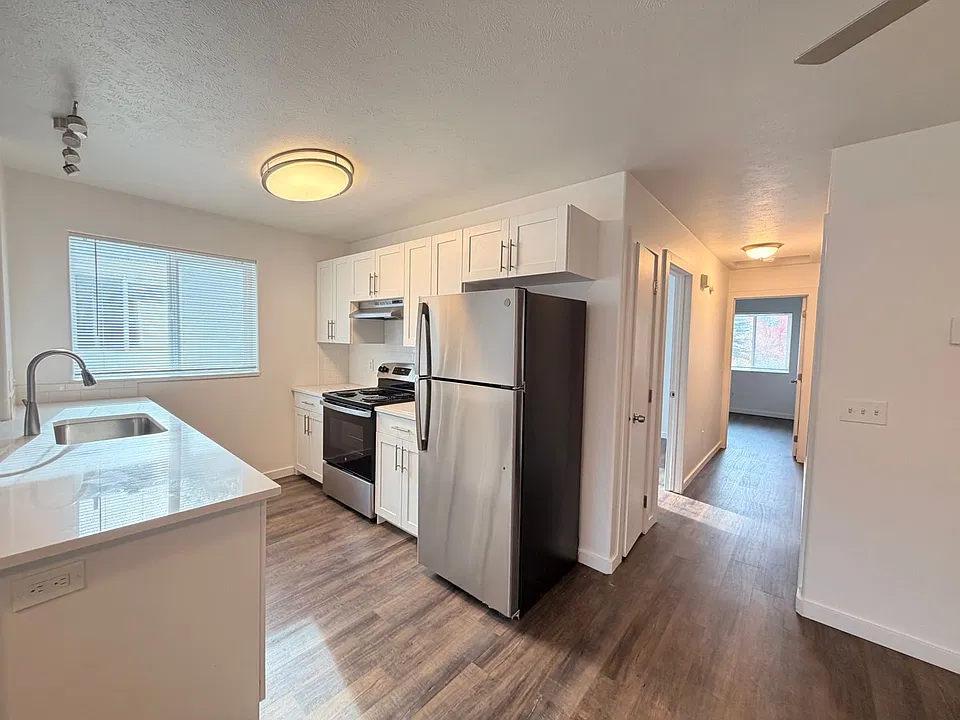 6105 North Regal Street