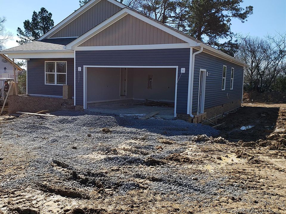 1st image of 104 Blue Grass Dr