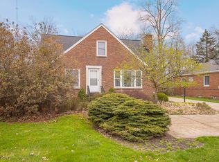 5111 W Ridgewood Dr, Parma, OH 44134