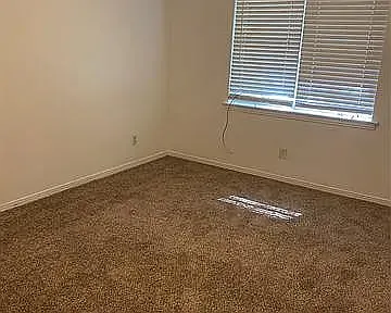 3 bed, 2260 sqft, $2,300 — Photo 4