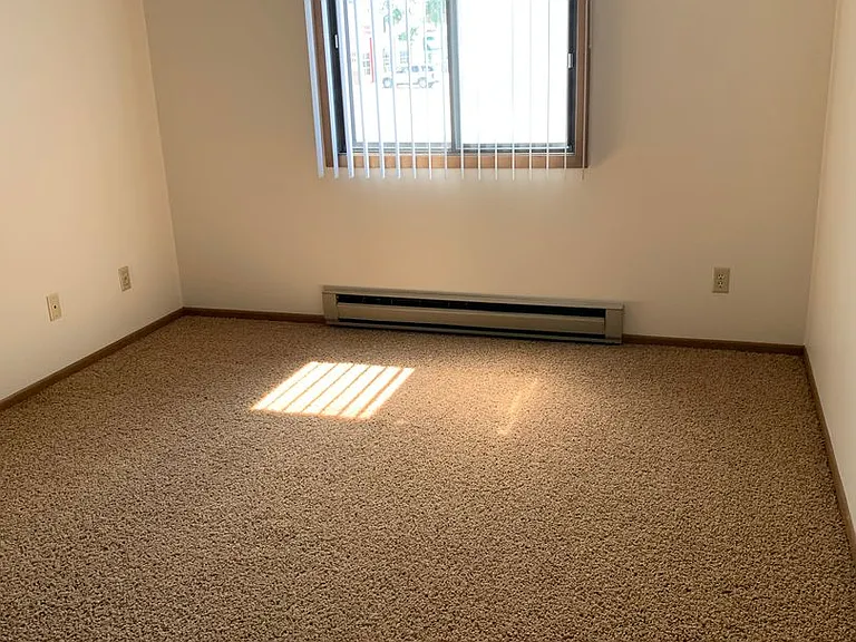 Ashwood Apartments — Photo 41