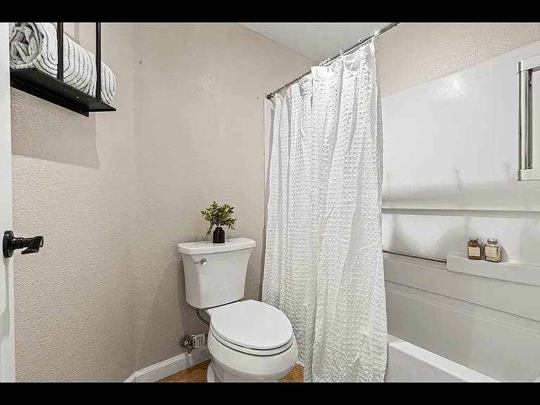 231 W Horizon Ridge Pkwy #1118 — Photo 7