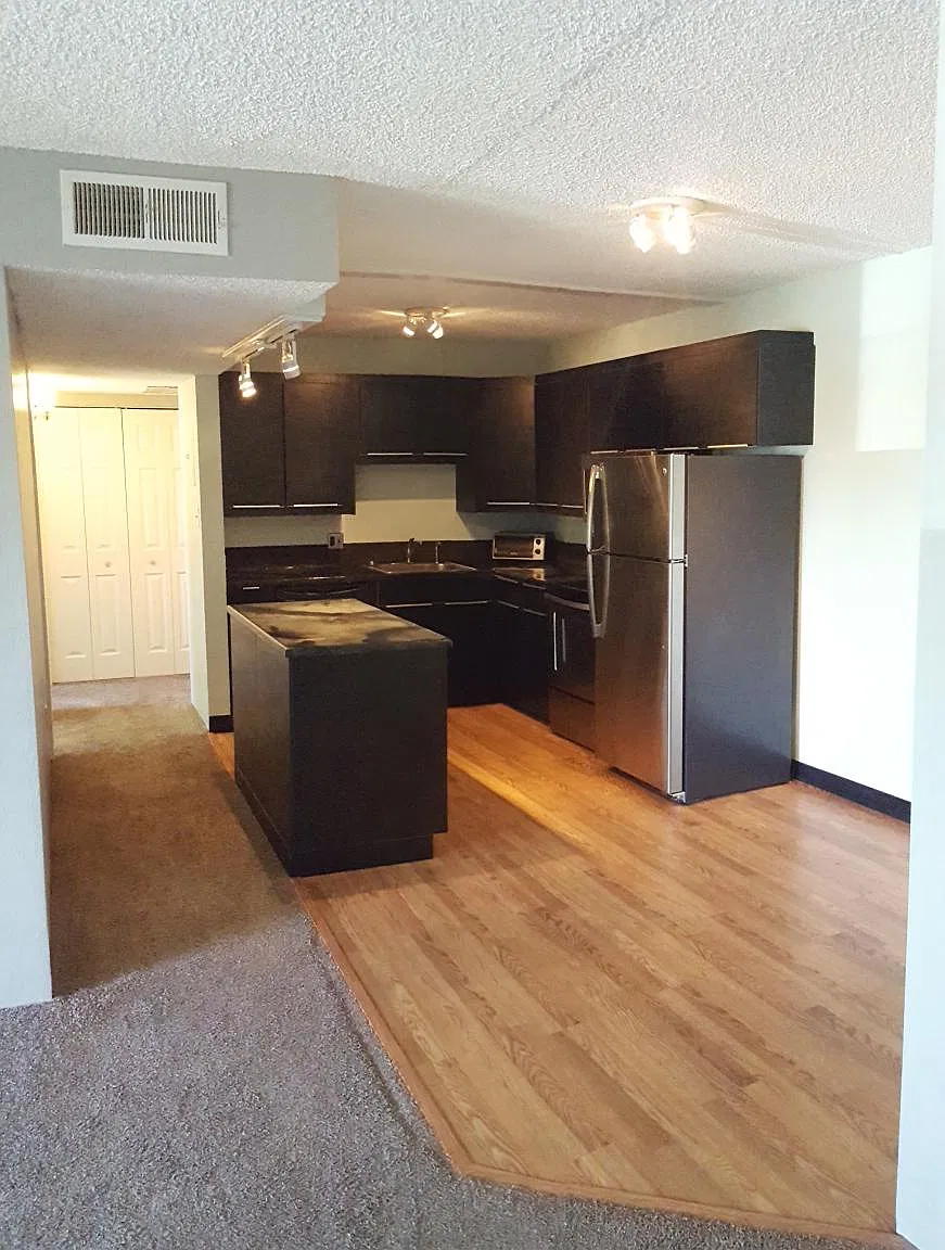 2 bed, 924 sqft, $1,595 — Photo 3