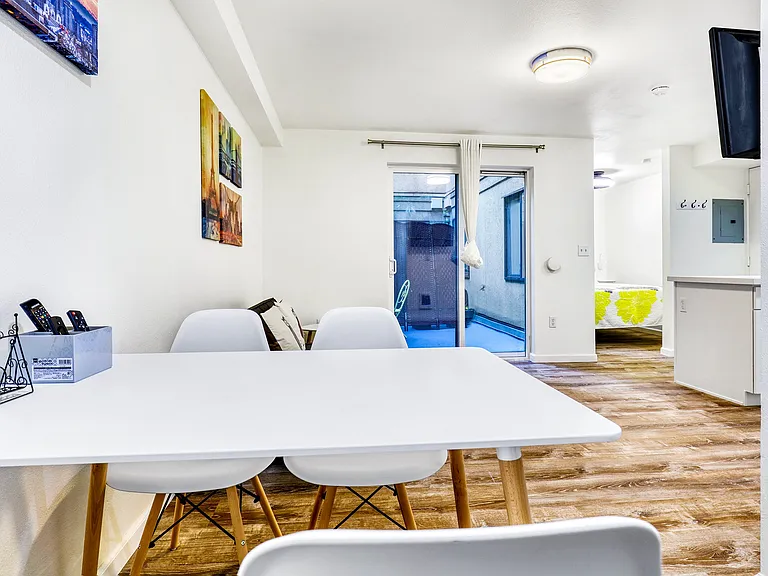 425 Vine St #318 — Photo 4