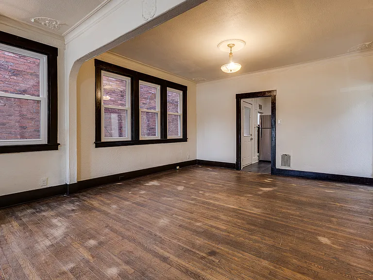 609 E Warrington Ave #1 — Photo 16