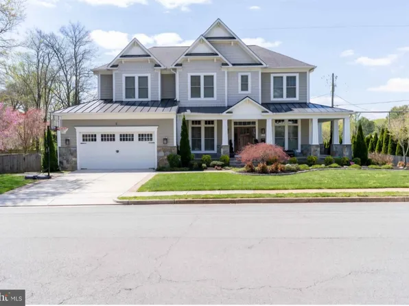 801 Meadow Ln SW, Vienna, VA 22180