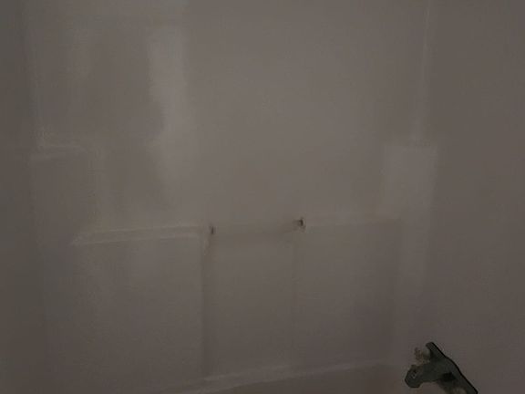 5th image of 611 Maxanna Ave
