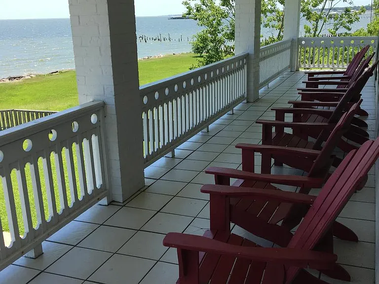 1447 Bayshore Dr — Photo 32