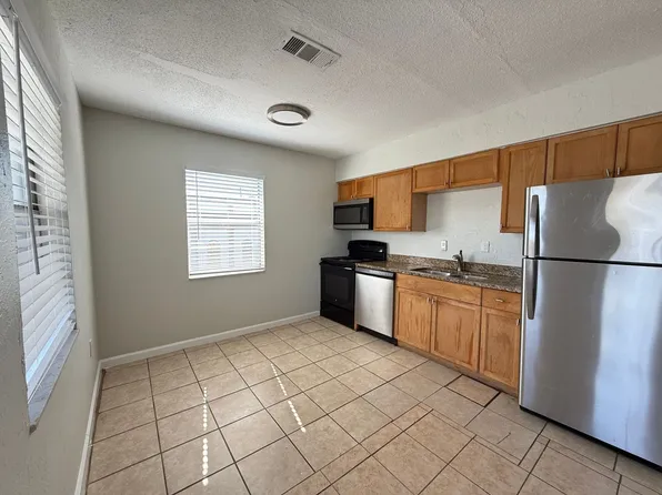 Regatta Royale, 1010 5th St W #A-8, Palmetto, FL 34221