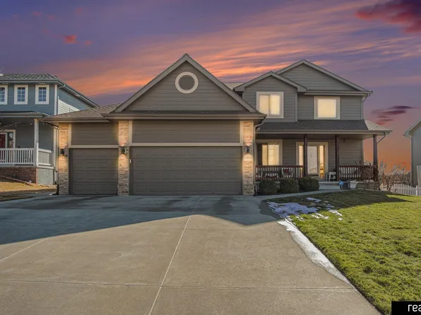 19353 G St, Omaha, NE 68135