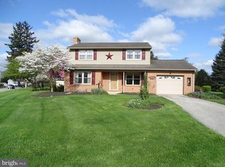 2371 Breezewood Rd, York, PA 17408