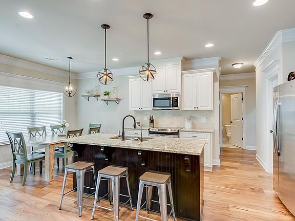 3rd image of 7116 Carrington Court
