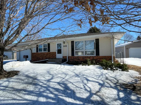 1606 Lawnridge Ave SE, Huron, SD 57350