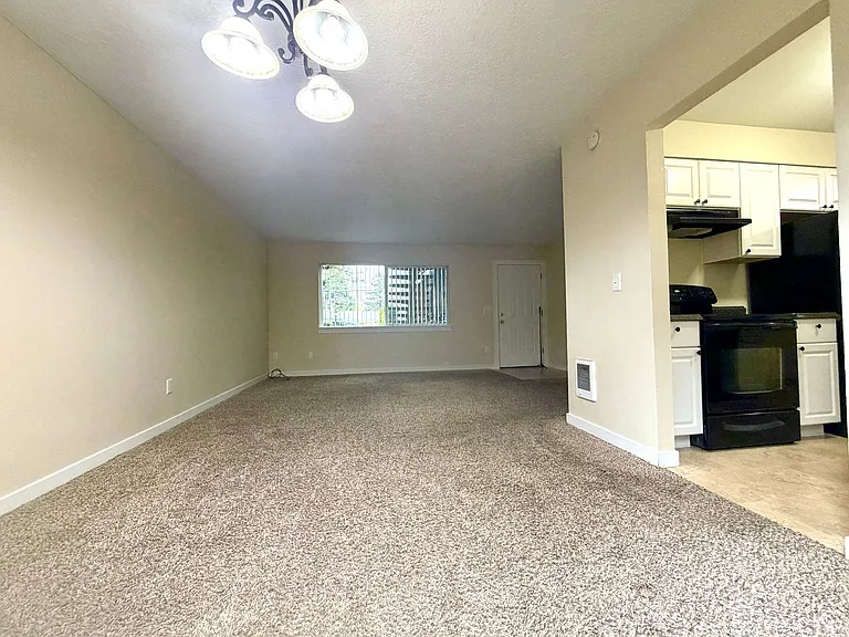 **Free First Month's Rent** Montavilla 2 Bedroom Main Floor Apartment W/ A/C And Off Street Parki... — Photo 5