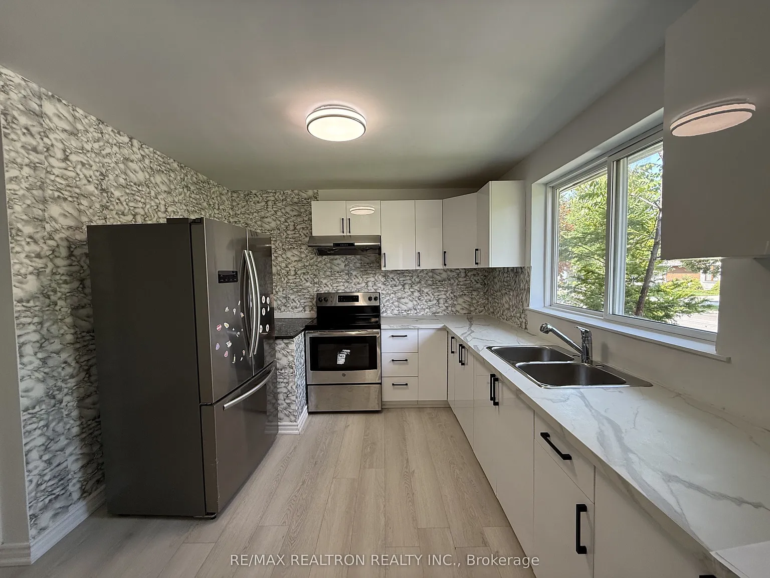 3 bed, $3,000 — Photo 4