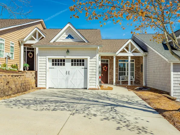 35 Hillhouse Ln, Ringgold, GA 30736